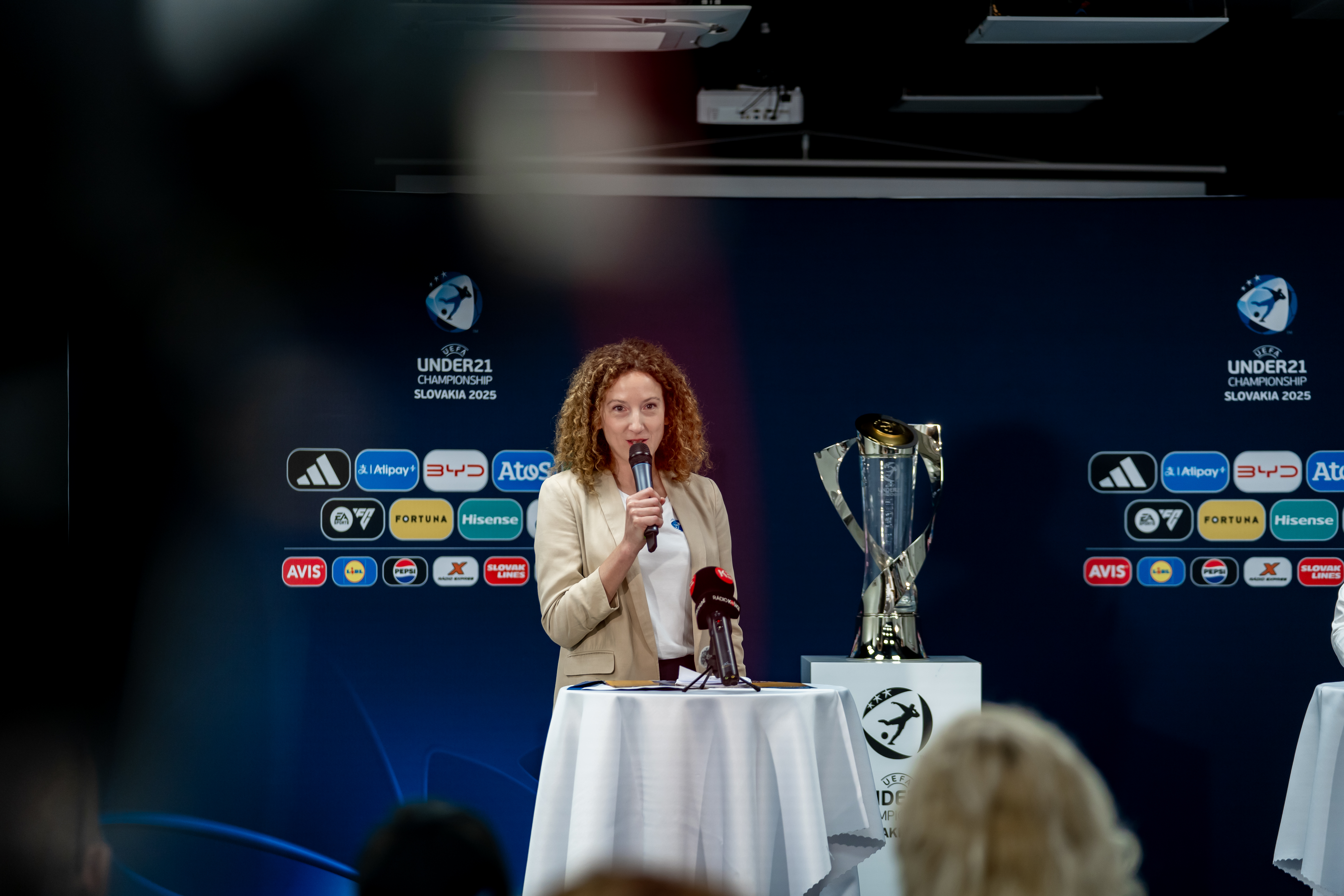 Tlacovy brifing - o pripravach sampionatu UEFA-16